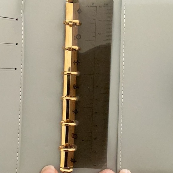 Louis Vuitton Green PM Agenda - Picture 2 of 4